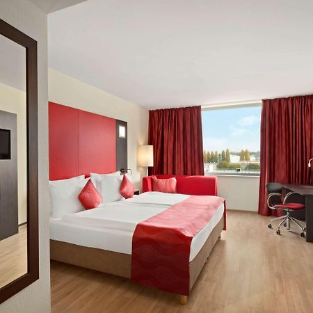 Ramada Encore By Wyndham Geneva Carouge Exteriör bild