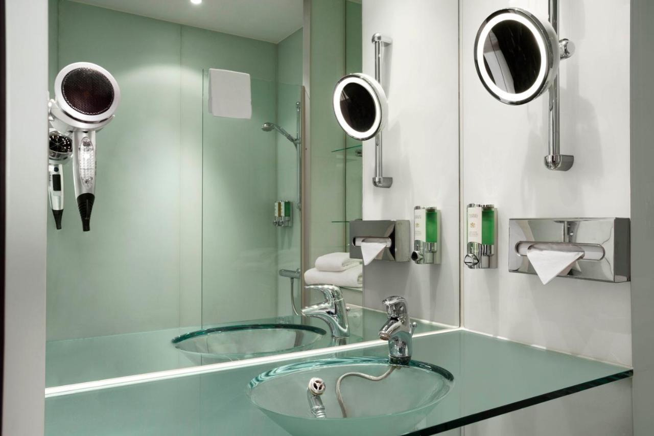 Ramada Encore By Wyndham Geneva Carouge Rum bild
