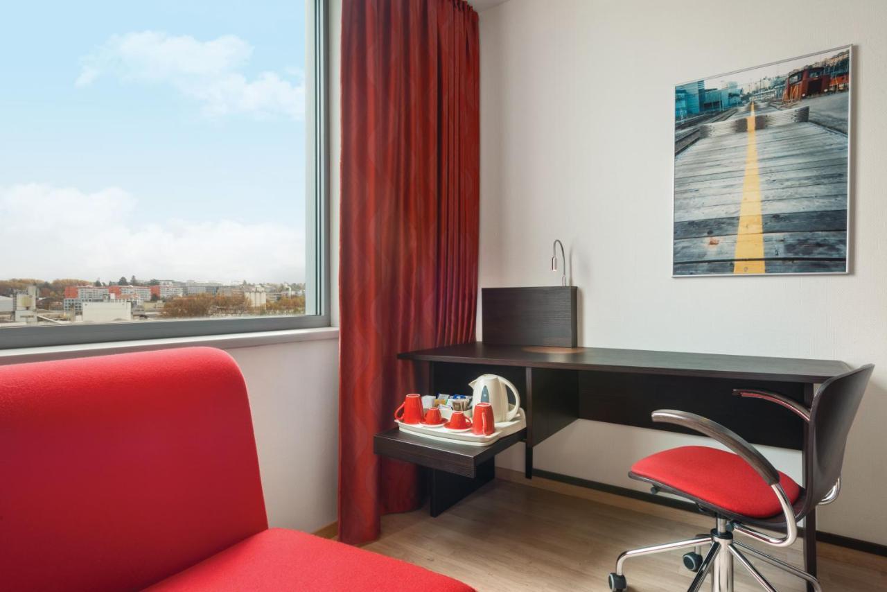Ramada Encore By Wyndham Geneva Carouge Exteriör bild