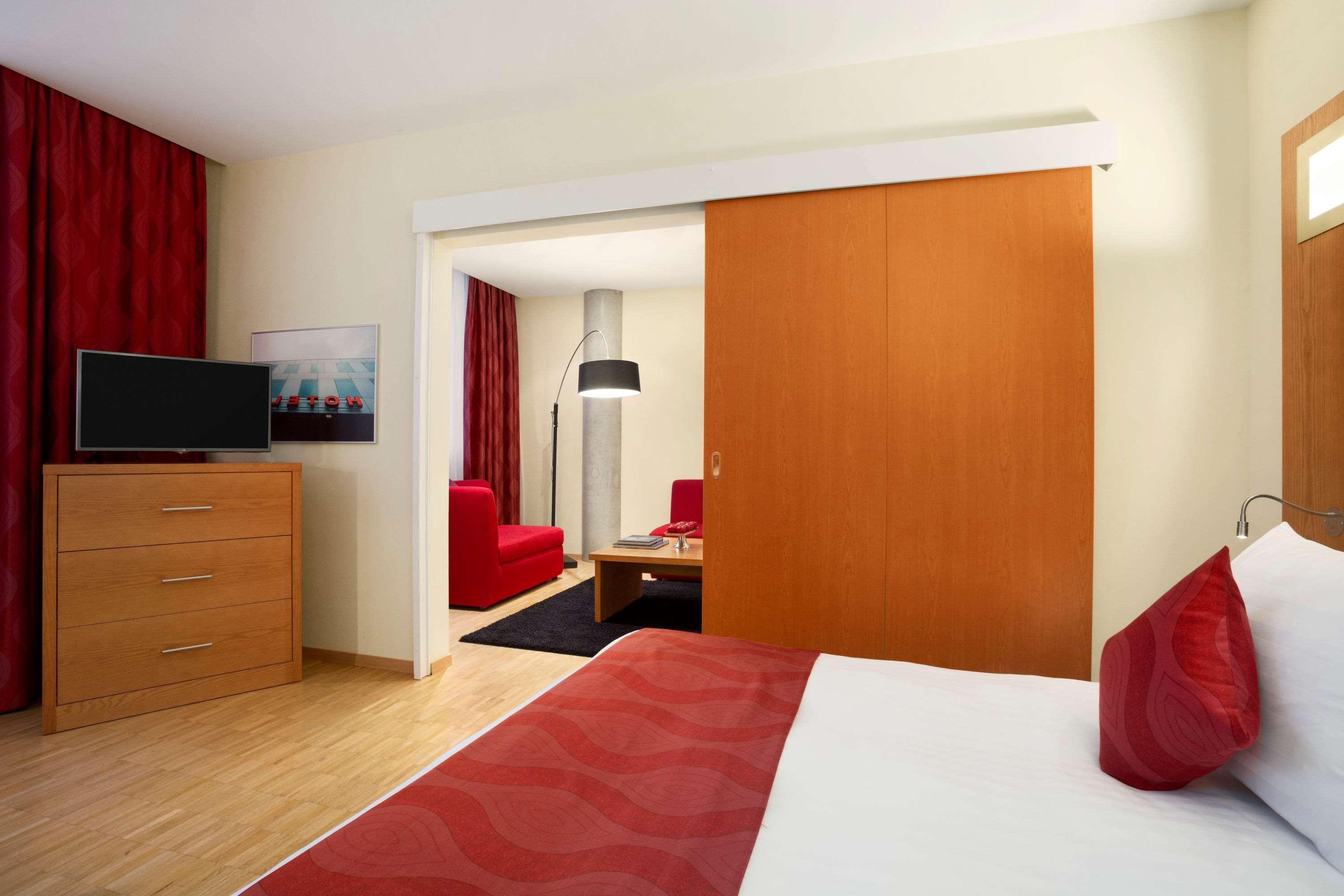 Ramada Encore By Wyndham Geneva Carouge Exteriör bild