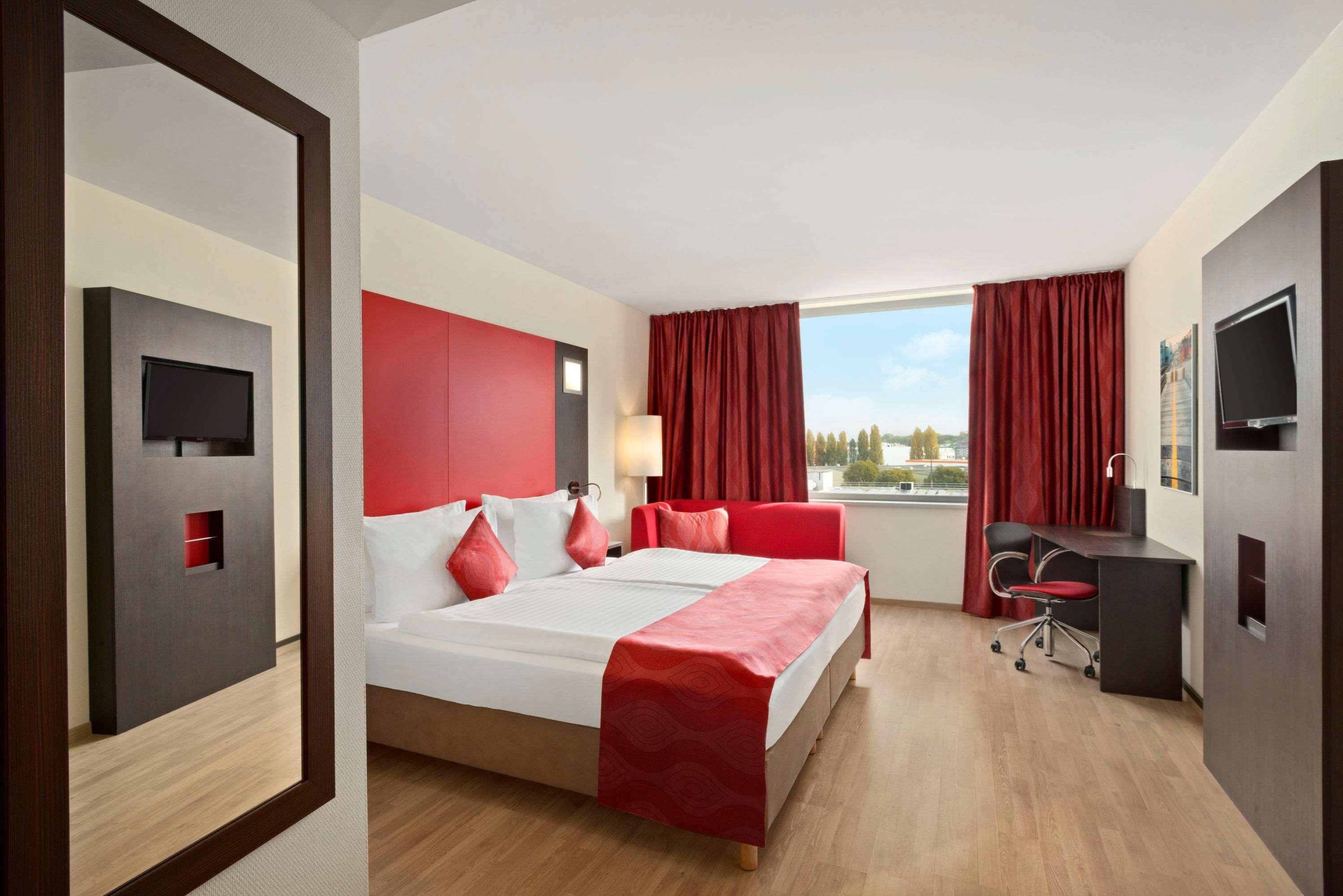 Ramada Encore By Wyndham Geneva Carouge Exteriör bild