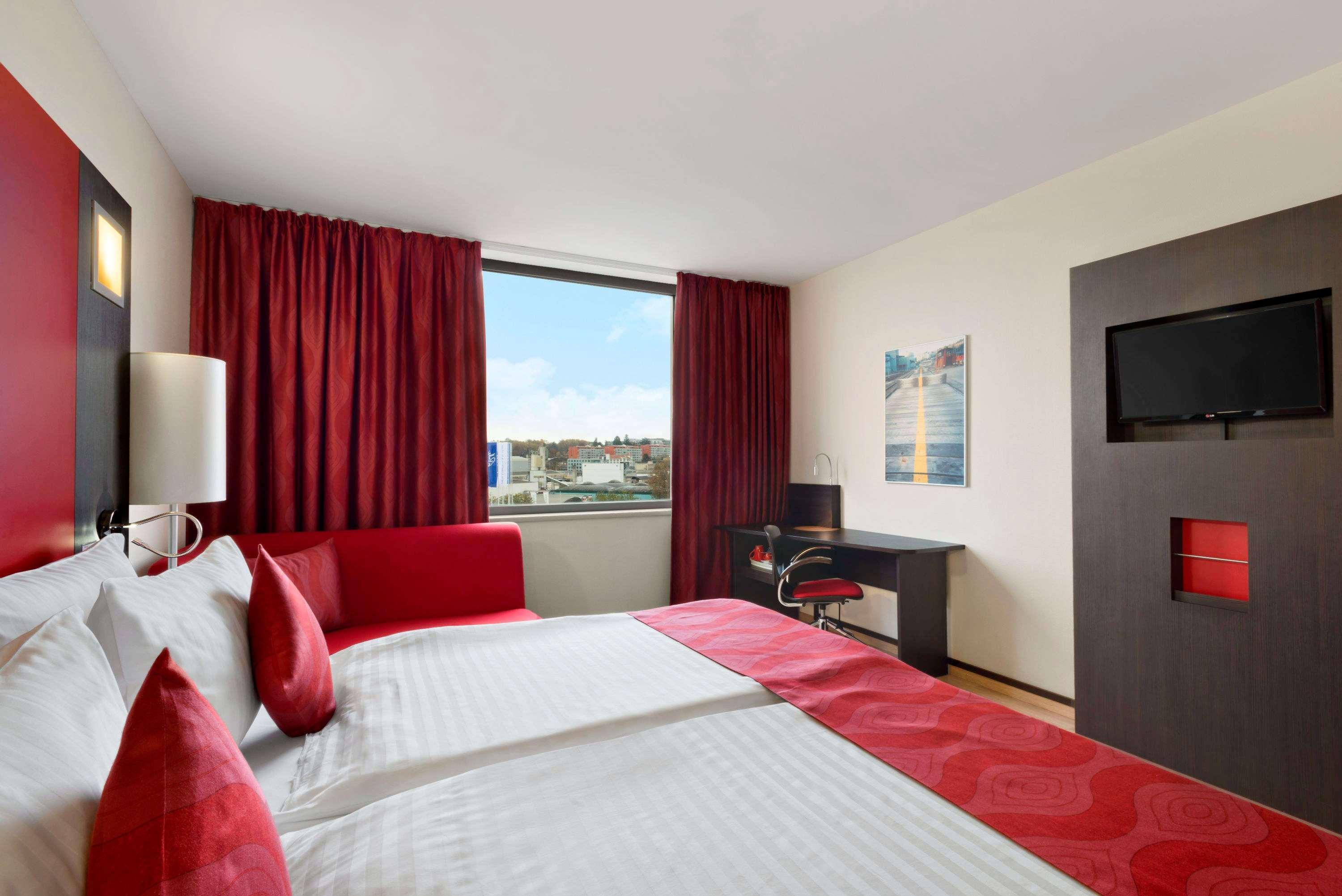 Ramada Encore By Wyndham Geneva Carouge Exteriör bild