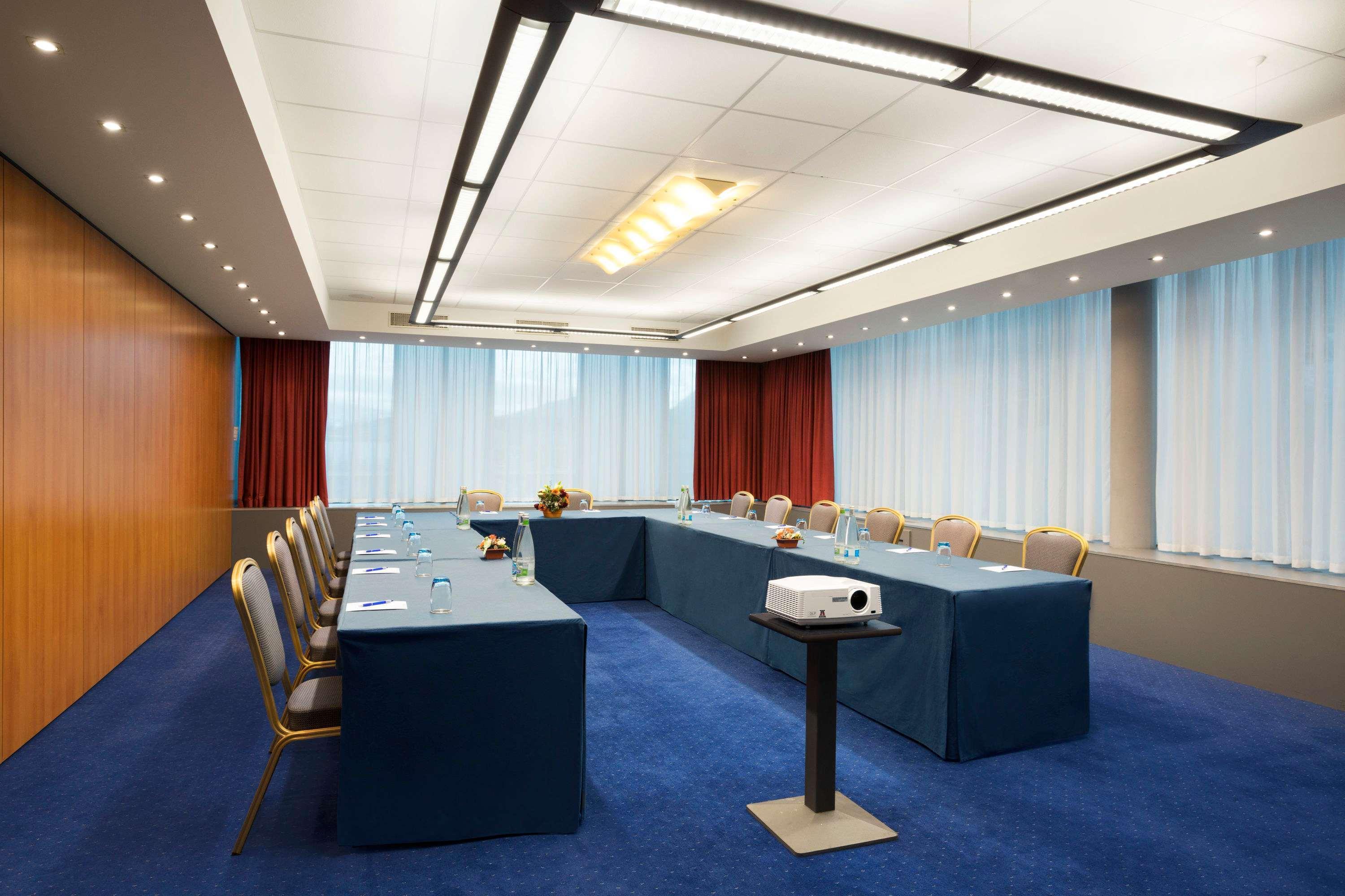 Ramada Encore By Wyndham Geneva Carouge Exteriör bild