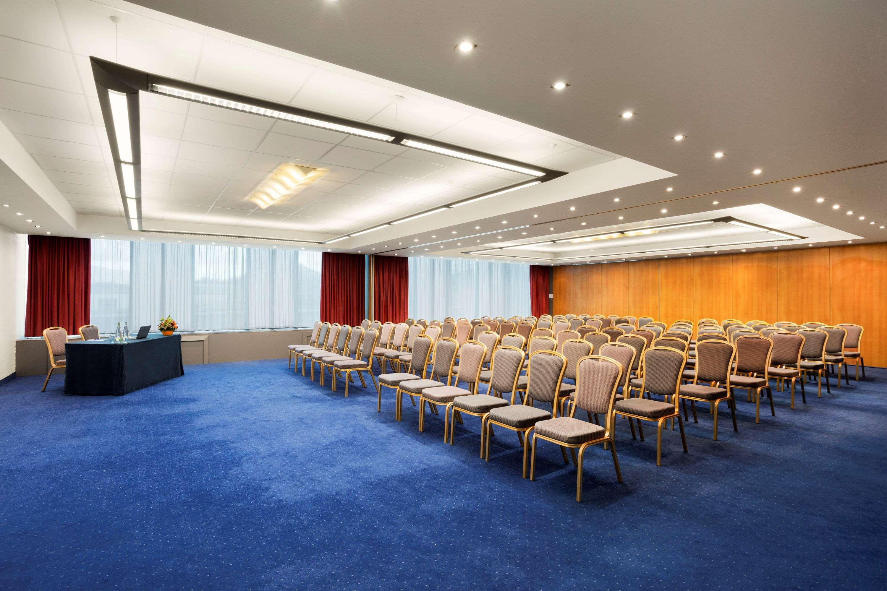 Ramada Encore By Wyndham Geneva Carouge Exteriör bild