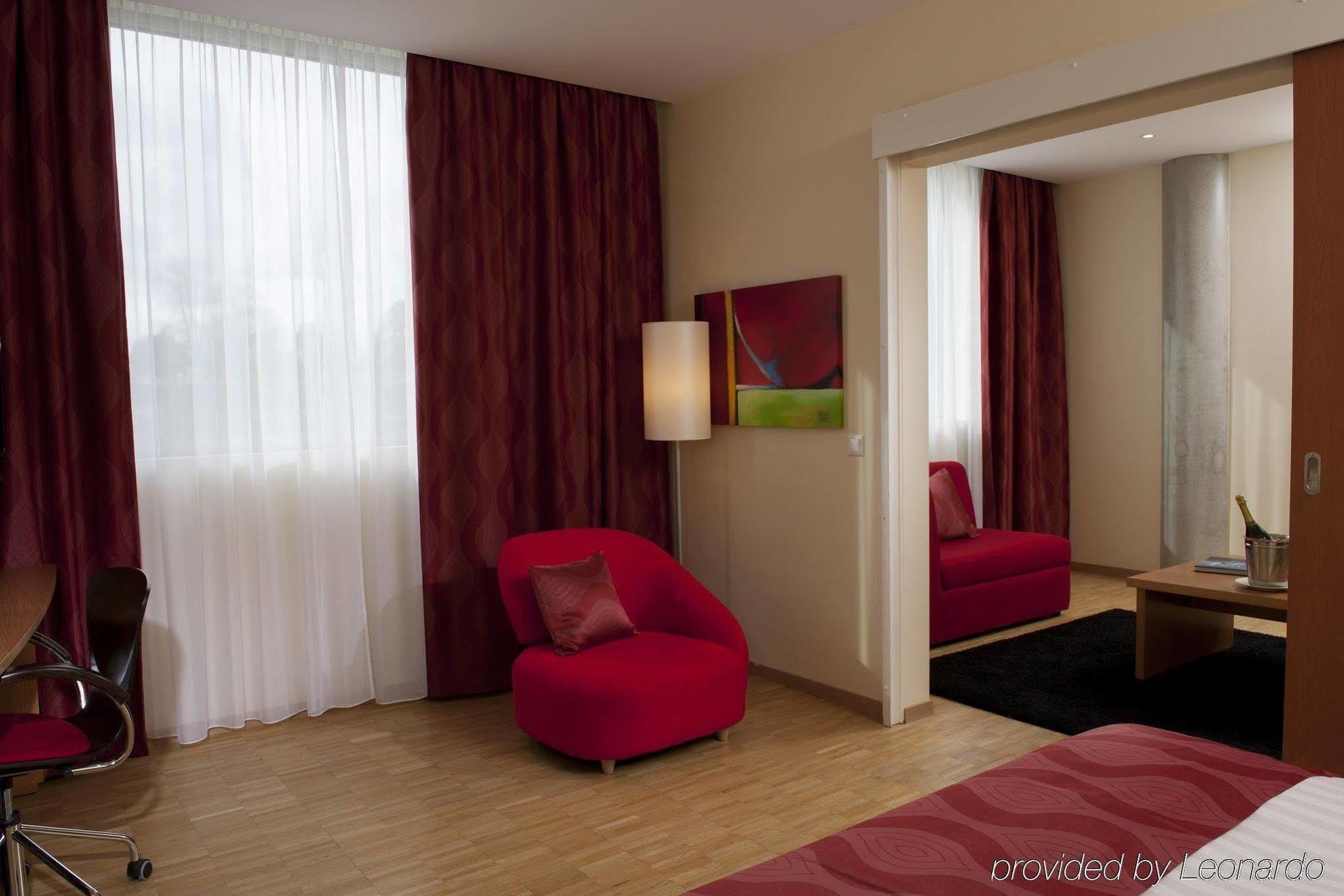 Ramada Encore By Wyndham Geneva Carouge Exteriör bild